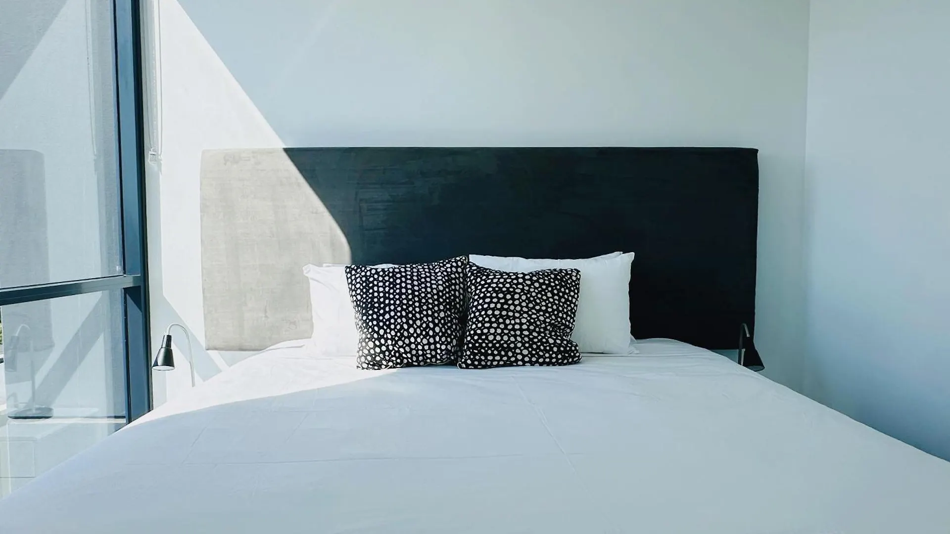 Southbank Art Haven 2Bedroom At Culture Center Brisbane Apartmán