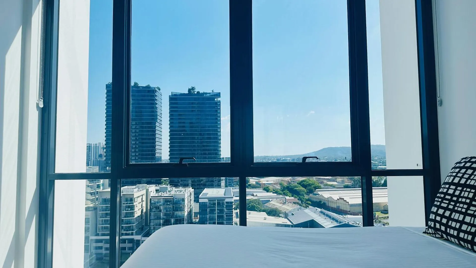 Apartment Southbank Art Haven 2Bedroom At Culture Center Brisbane Australia