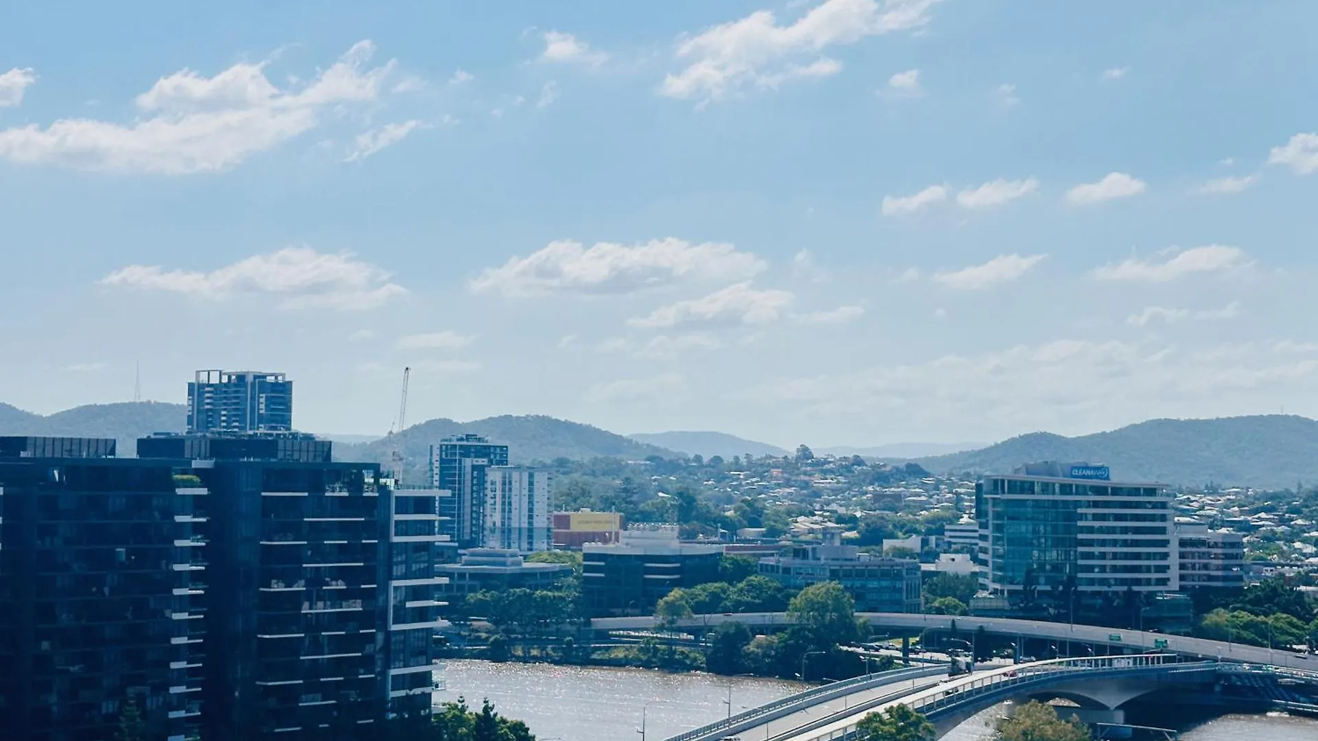 Southbank Art Haven 2Bedroom At Culture Center Brisbane